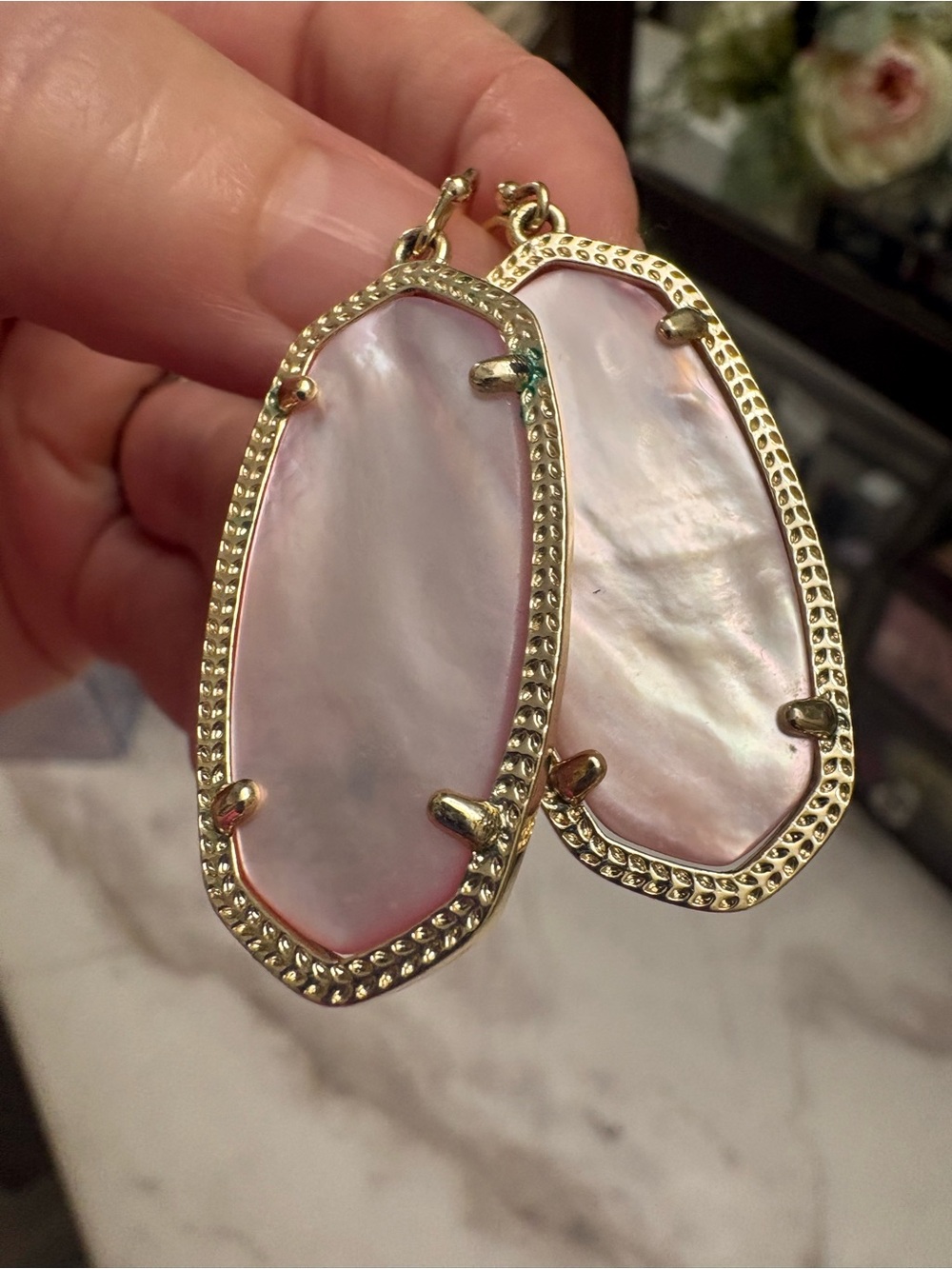 Kendra Scott Gold Elle Drop Earrings with Pink Mother-of-Pearl
